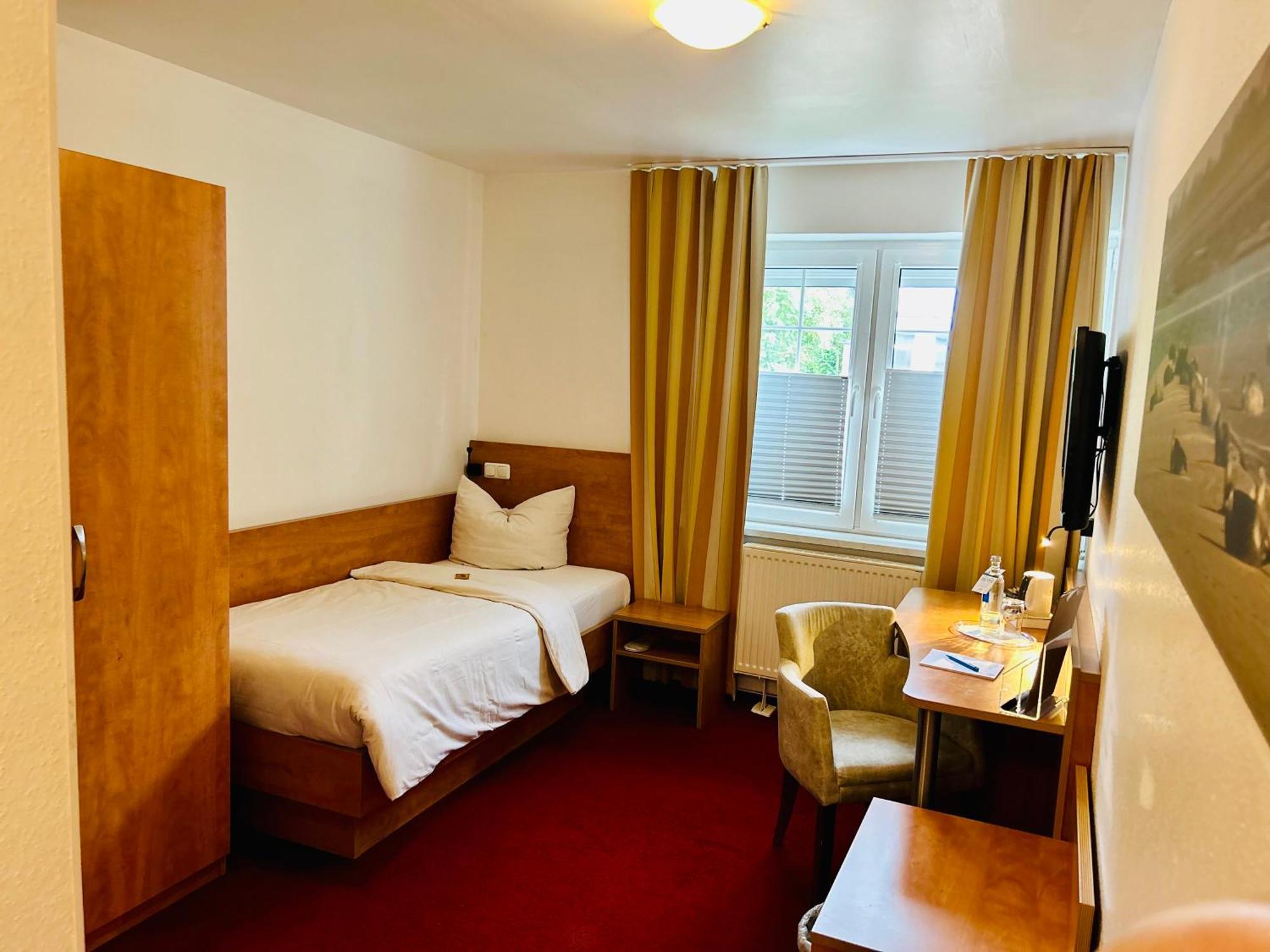 Tauwerk Hotel Вилхелмсхафен Екстериор снимка