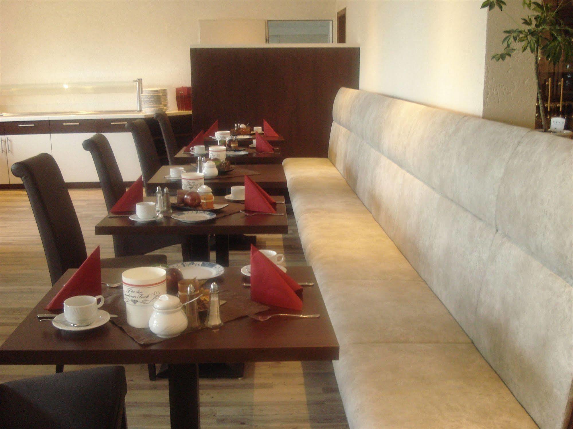 Tauwerk Hotel Вилхелмсхафен Екстериор снимка